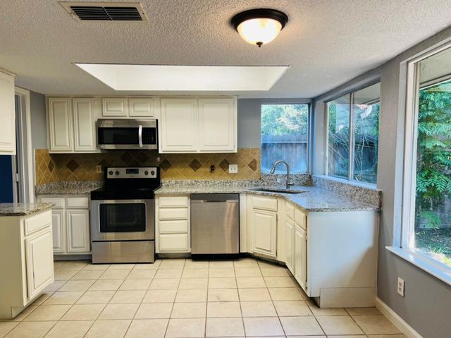 7627 Candlegreen Lane, Houston, TX 77071