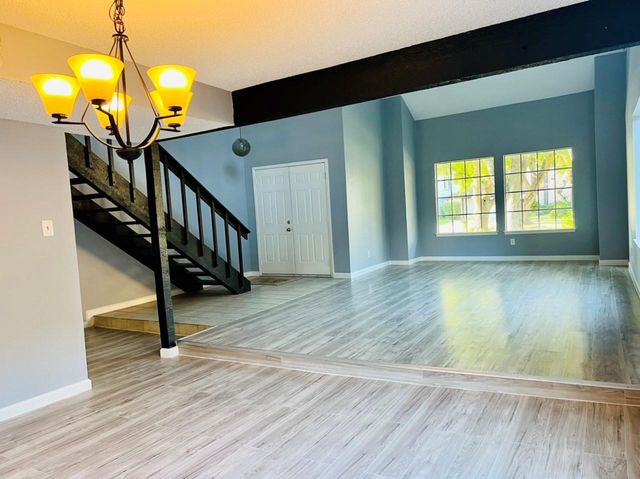 7627 Candlegreen Lane, Houston, TX 77071