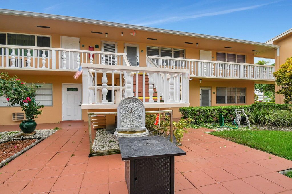 70 Camden C, West Palm Beach, FL 33417
