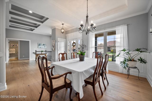 7712 Niemann Dr, Louisville, KY 40291