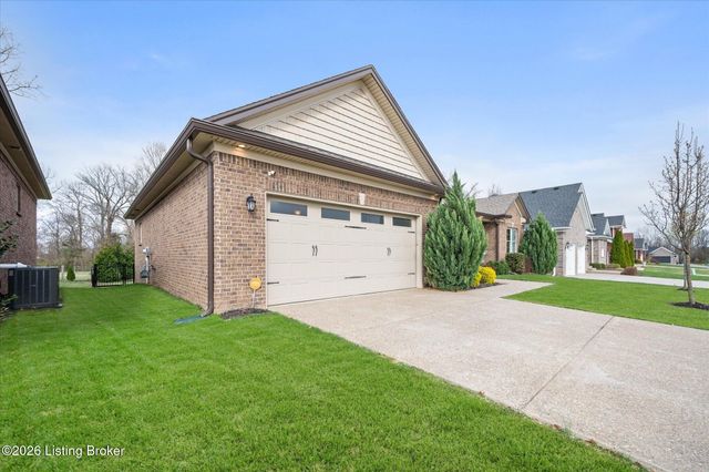 7712 Niemann Dr, Louisville, KY 40291