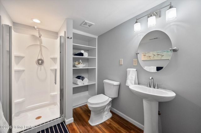 7712 Niemann Dr, Louisville, KY 40291