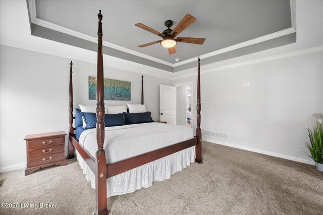 7712 Niemann Dr, Louisville, KY 40291