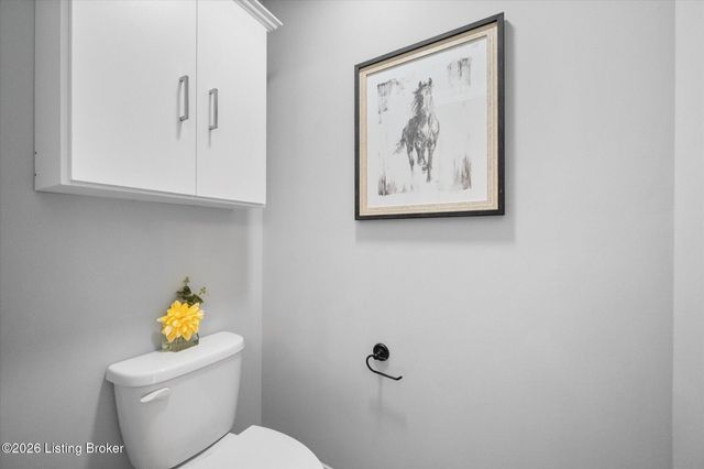 7712 Niemann Dr, Louisville, KY 40291