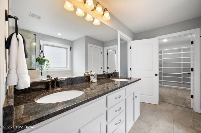 7712 Niemann Dr, Louisville, KY 40291