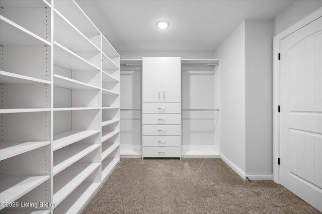 7712 Niemann Dr, Louisville, KY 40291