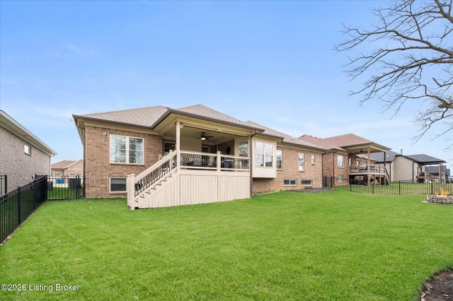 7712 Niemann Dr, Louisville, KY 40291