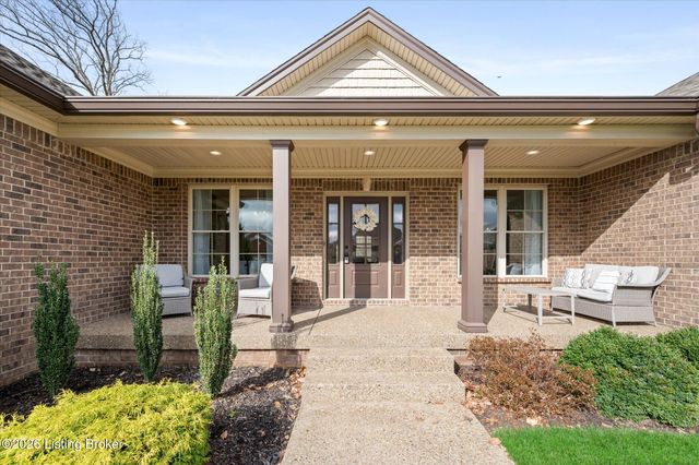 7712 Niemann Dr, Louisville, KY 40291