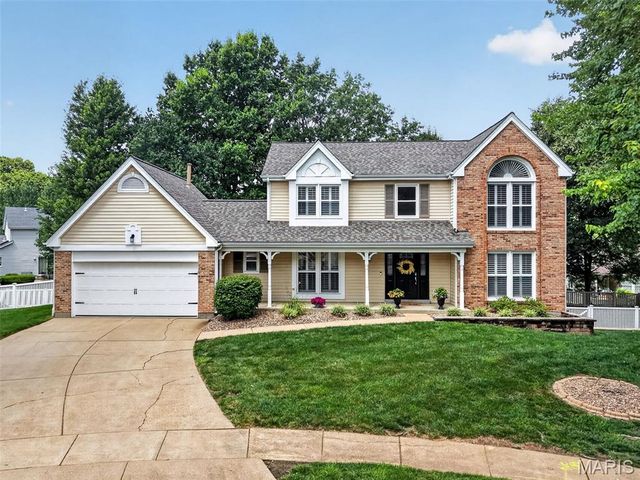 6 Wagonspring Court, St Charles, MO 63303