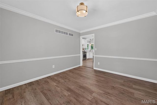 6 Wagonspring Court, St Charles, MO 63303