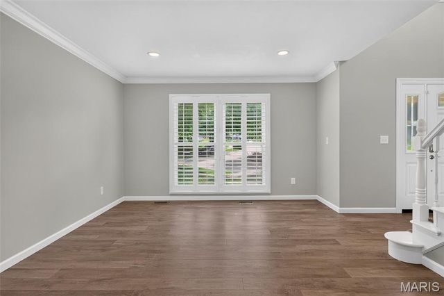 6 Wagonspring Court, St Charles, MO 63303