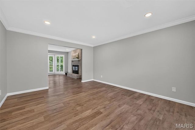 6 Wagonspring Court, St Charles, MO 63303