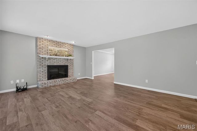 6 Wagonspring Court, St Charles, MO 63303