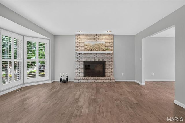6 Wagonspring Court, St Charles, MO 63303