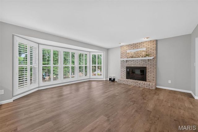 6 Wagonspring Court, St Charles, MO 63303