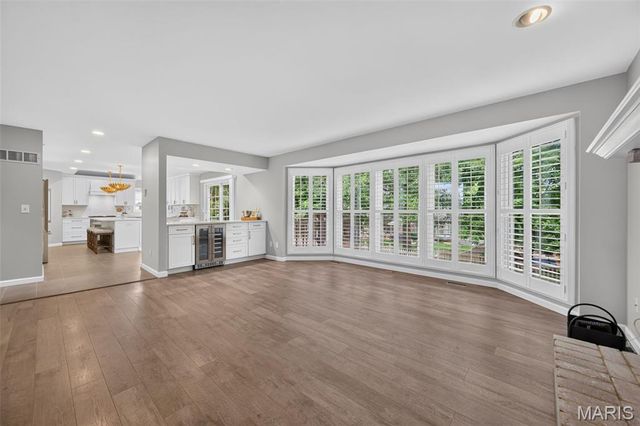 6 Wagonspring Court, St Charles, MO 63303