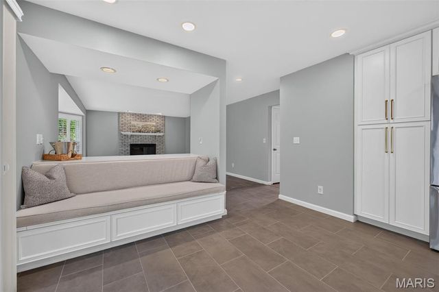 6 Wagonspring Court, St Charles, MO 63303