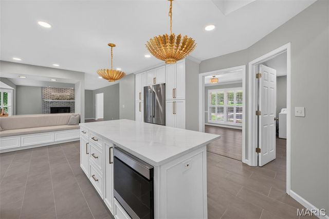 6 Wagonspring Court, St Charles, MO 63303