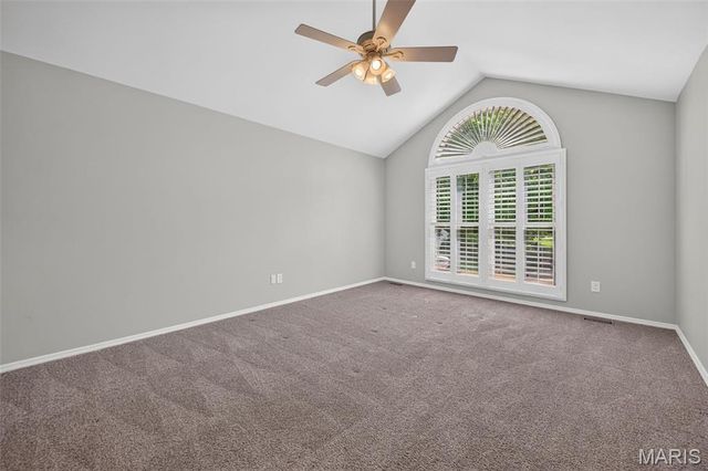 6 Wagonspring Court, St Charles, MO 63303