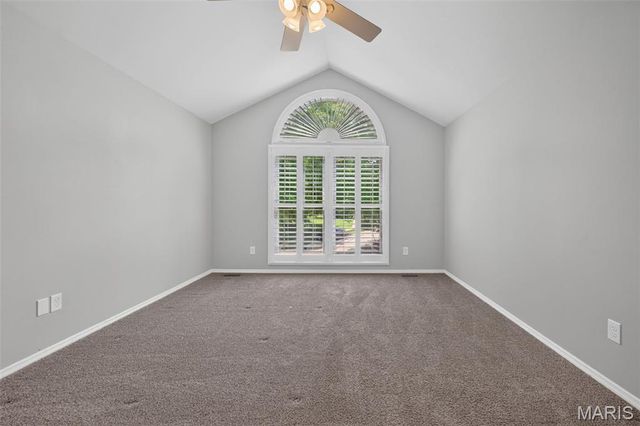 6 Wagonspring Court, St Charles, MO 63303