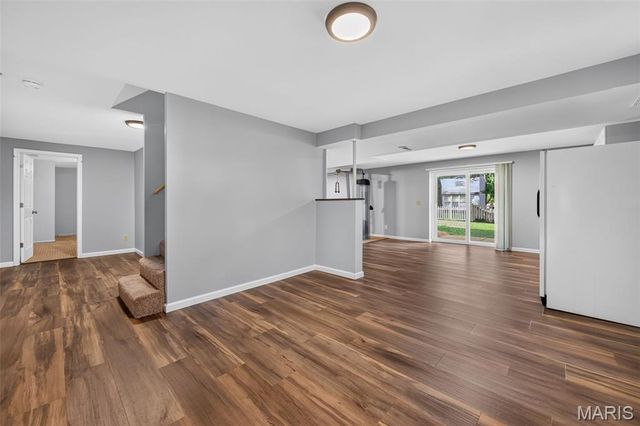 6 Wagonspring Court, St Charles, MO 63303