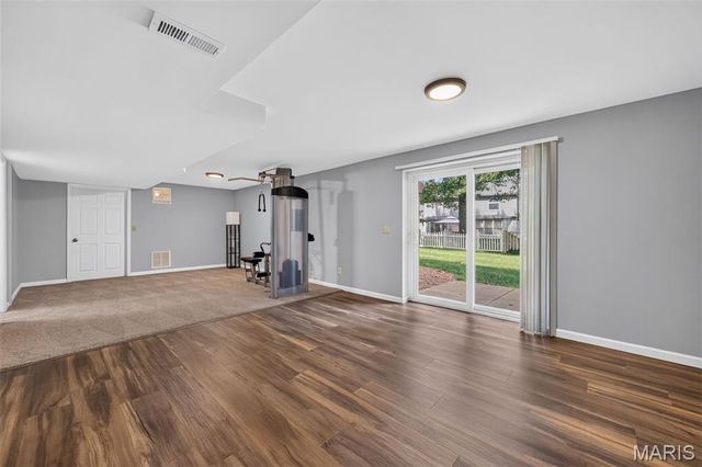 6 Wagonspring Court, St Charles, MO 63303