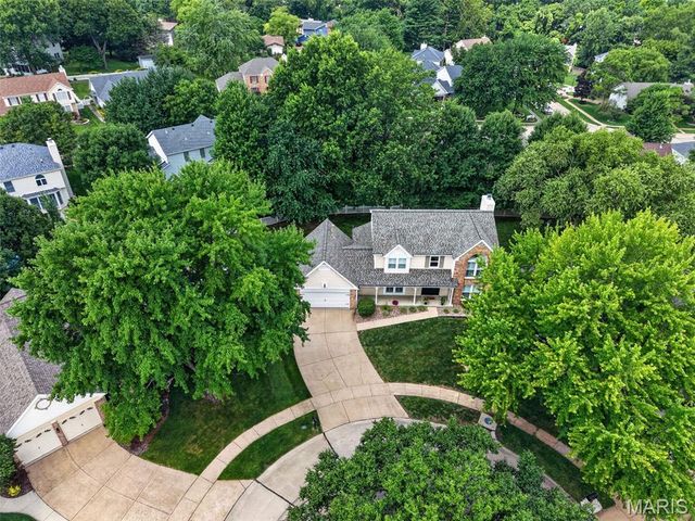 6 Wagonspring Court, St Charles, MO 63303