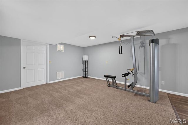 6 Wagonspring Court, St Charles, MO 63303