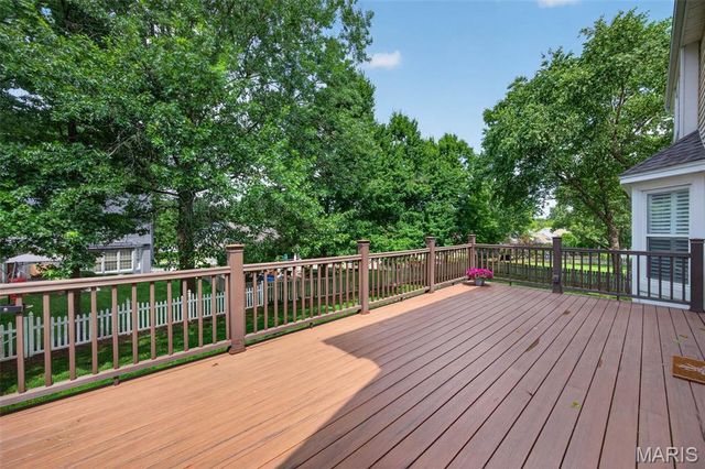 6 Wagonspring Court, St Charles, MO 63303
