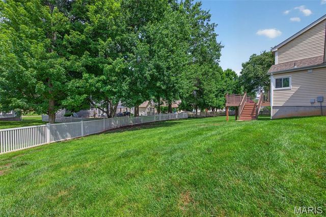 6 Wagonspring Court, St Charles, MO 63303