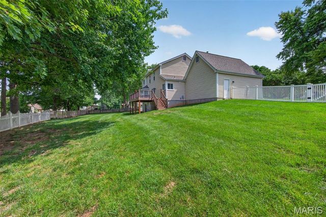 6 Wagonspring Court, St Charles, MO 63303