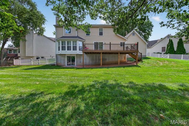 6 Wagonspring Court, St Charles, MO 63303