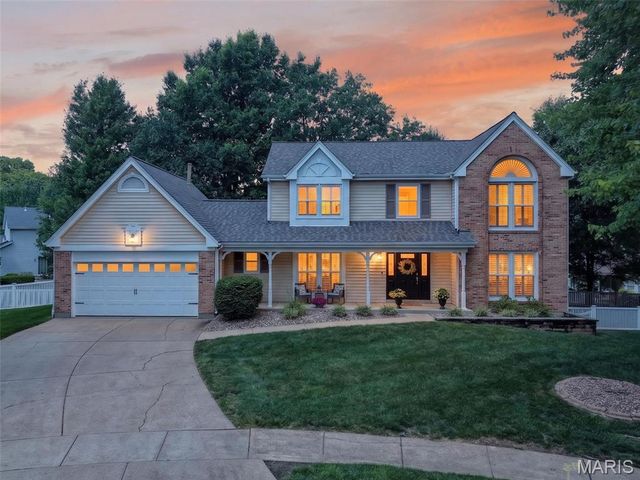 6 Wagonspring Court, St Charles, MO 63303