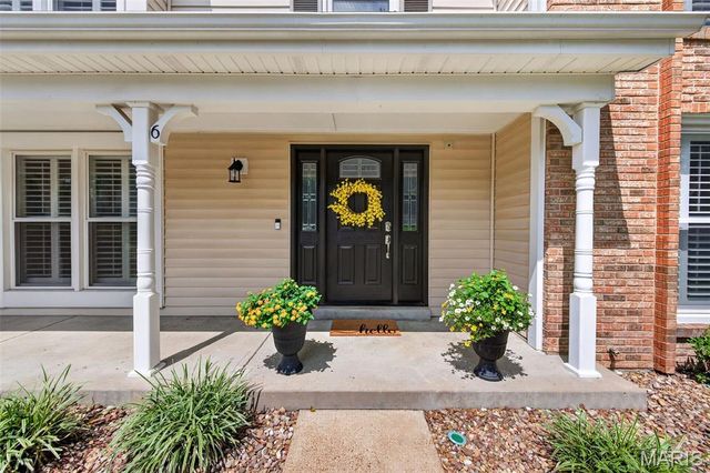 6 Wagonspring Court, St Charles, MO 63303