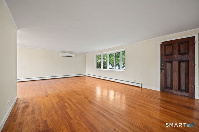 34 Hoskins Road, Bloomfield, CT 06002