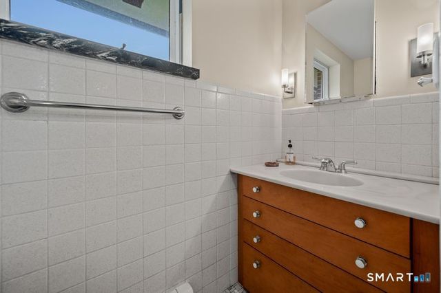 34 Hoskins Road, Bloomfield, CT 06002