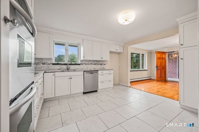 34 Hoskins Road, Bloomfield, CT 06002