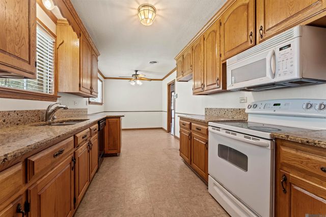 4018 Chestnut St, Zachary, LA 70791