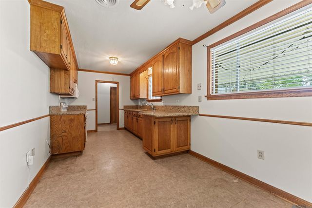 4018 Chestnut St, Zachary, LA 70791