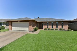 2706 E Palm Circle, Galveston, TX 77551