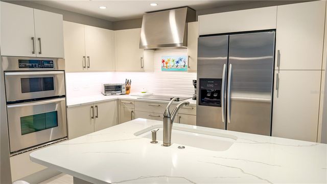 1350 MAIN STREET 908, Sarasota, FL 34236