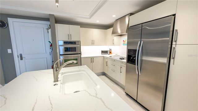 1350 MAIN STREET 908, Sarasota, FL 34236