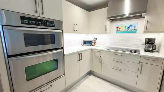 1350 MAIN STREET 908, Sarasota, FL 34236