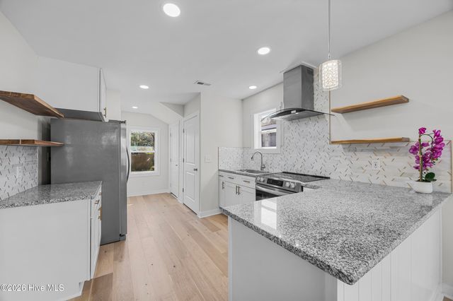 803 S 14th Street, Wilmington, NC 28401