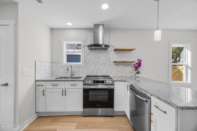 803 S 14th Street, Wilmington, NC 28401