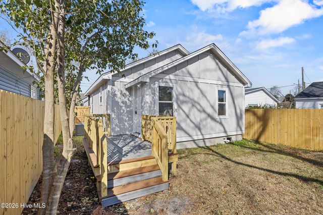 803 S 14th Street, Wilmington, NC 28401