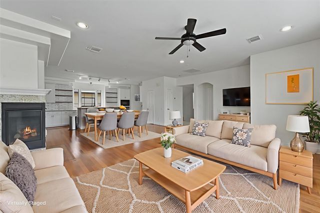 2402 Calumet Street D, Houston, TX 77004