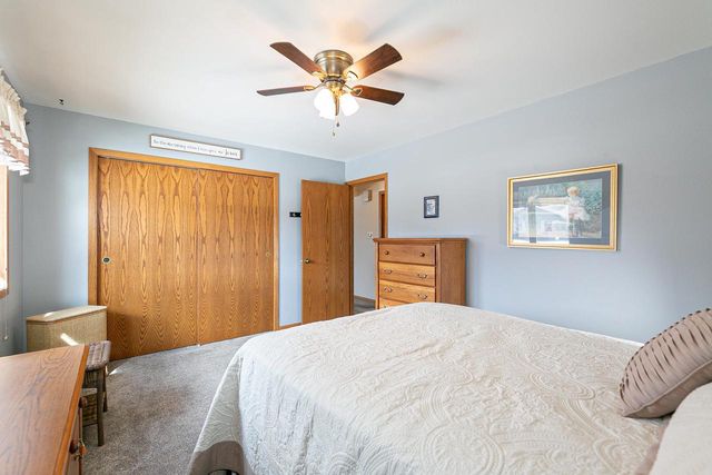 2211 VIRGINIA DRIVE, Manitowoc, WI 54220