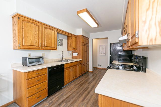 2211 VIRGINIA DRIVE, Manitowoc, WI 54220