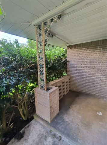 1211 Wolfe City Drive, Greenville, TX 75401